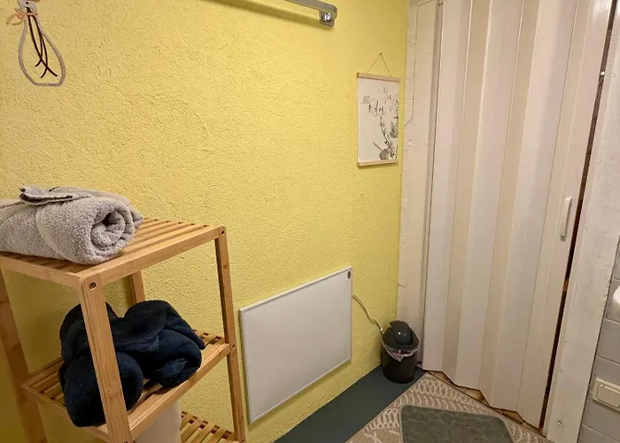 Historisches Backhaeuschen * Watzelhain